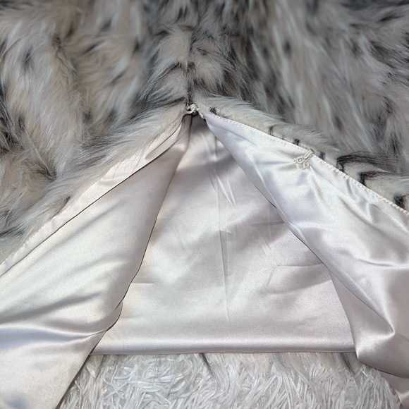 Torrid Faux Fur Jacket - Picture 4 of 7